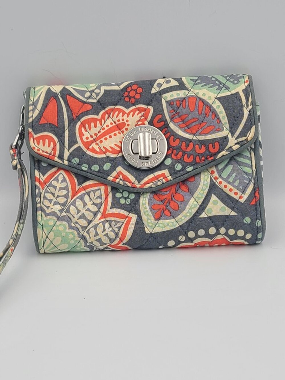 Vera Bradley Nomadic Floral Turn Lock Wristlet Wallet Clutch Retired Pattern